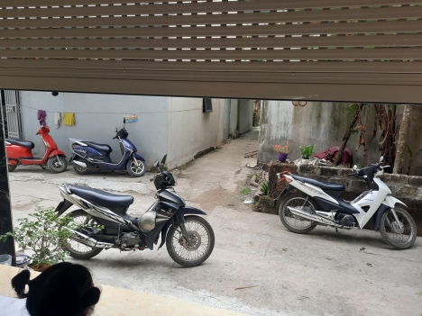 SIÊU HIẾM - NHỎ TIỀN - NGÕ THÔNG- MẶT TIỀN RỘNG - THANH XUÂN VƯỢNG KHÍ
HÀNG XÓM ROYAL CITY -