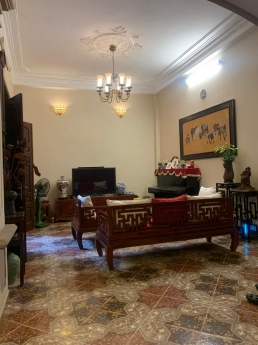 Bán nhà Phạm Tuấn Tài, phân lô, ô chờ thang máy , gara ô tô 7 chỗ, kinh doanh, dân xây