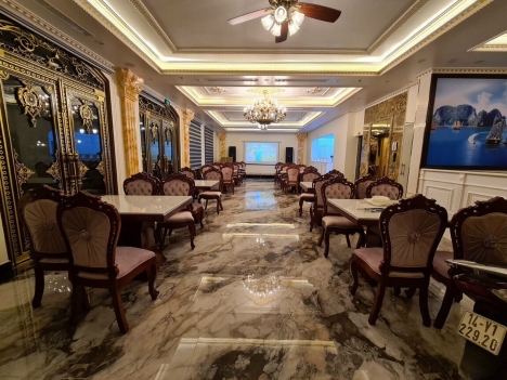 Shophouse 120m2 áp góc cạnh quảng trường lớn Carnival miễn phí chuyển nhượng