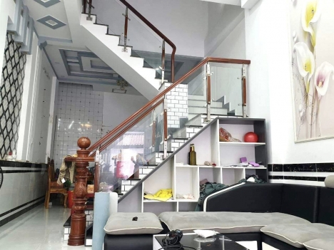 NHÀ SÁT MT LÂM THỊ HỐ Q12 - SỔ NỞ HẬU - HẺM Ô TÔ TRÁNH, 4 TẦNG Ở NGAY.
