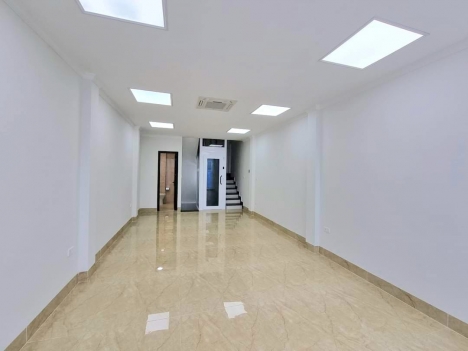 BÁN NHÀ MẶT PHỐ QUẬN CẦU GIẤY-KD-THANG MÁY-OTO-30m2-GIÁ:16,8 TỶ