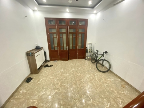 Tin Thật! Pháo Đài Láng, 2 thoáng, nhà đẹp, gần phố, 3 gác tránh, 46m2 x 5T, 4.9 tỷ