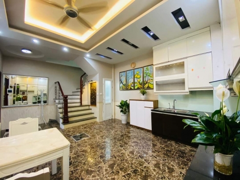 CĂN GÓC, KINH DOANH, Kim Mã 73 m x 5 tầng, MT 4,8 m, giá 9,3 tỷ