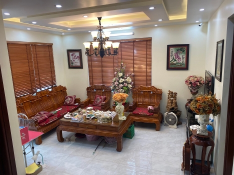 Bán Nhà Phố Trung Tâm Ba Đình  Vỉa Hè Đá Bóng - Kinh Doanh Siêu Sầm uất .