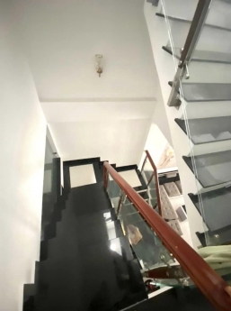 NHÀ SÁT MT LÂM THỊ HỐ Q12 - SỔ NỞ HẬU - HẺM Ô TÔ TRÁNH, 4 TẦNG Ở NGAY.