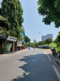 Bán đất tặng nhà Ngọc Thụy, Ngõ THÔNG RỘNG, Ô TÔ đỗ cửa, GẦN PHỐ, Giá chỉ NHỈNH 3 tỷ
