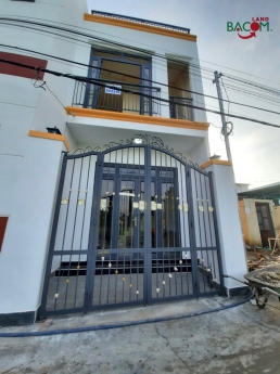Bán nhà 1 trệt 1 lầu SHR thổ cư đường ô tô 78m2 (P. Tân Vạn)