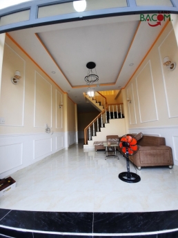 Bán nhà 1 trệt 1 lầu SHR thổ cư đường ô tô 78m2 (P. Tân Vạn)