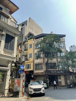 Bán nhà mặt phố Nguyễn Trường Tộ, Ba Đình,dt 180m2, mt 8m, giá 89 tỉ, thương lượng