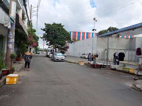 Bán Nhà Ngay Mũi Tàu Cộng Hòa - 46m2 - Sổ Vuông A4 - HXH 6m - KD Tháng 12 triệu - chỉ 5.x Tỷ