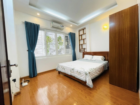 Bán gấp nhà Cổ Linh, Long Biên 70 m2 * 5T * 5 tỷ Nhà Mới Đẹp 2 Mặt Thoáng -