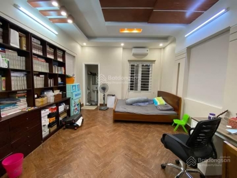 Bán gấp nhà phố Cầu Giấy 102m2x6 tầng mặt tiền 4.5m, siêu phẩm ôtô KD dòng tiền, giá nhỉnh 20 tỷ