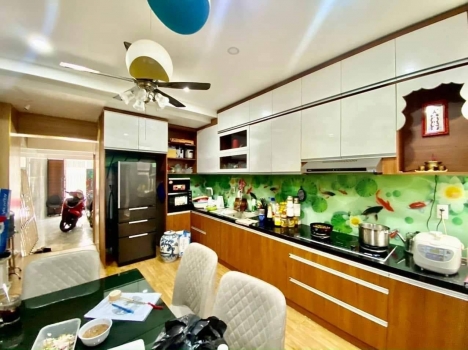 Bán nhà 5 tầng đường bờ bao tân thắng, hẻm xe hơi 6m, 60m2 chỉ 10.6 tỷ còn thương lượng