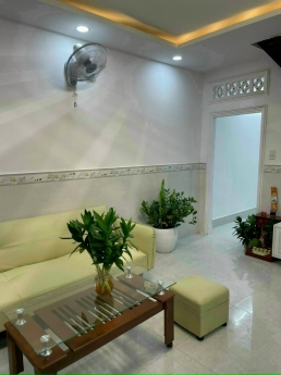 Ngộp Nặng Bank Bán Gấp - Nhà Mới Quang Trung P.10 GV - 4x9.5m -  Chỉ 2.35 tỷ.