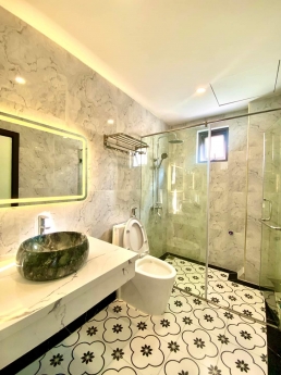TRUNG TÂM LONG BIÊN GARA Ô TÔ THANG MÁY
Hoàng Như Tiếp 60m2  6T 12,3tỷ