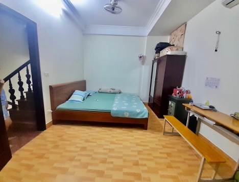 Chỉ 3 tỷ có ngay hộ khẩu quận Đống Đa, phố Chùa Bộc, 25m, 4 tầng, mặt tiền cực thoáng, ô tô, kinh