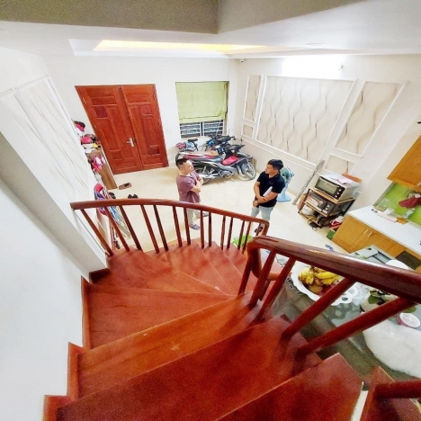 Bán nhà Pháo Đài Láng - Đống Đa Diện tích 31m2 xây 5 tầng, mặt tiền 4m giá 4.15tỷ