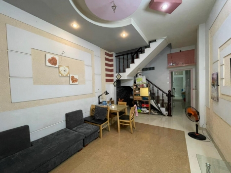 Nhà bán Bình Tân Lê Đình Cẩn - Chỉ nhỉnh 4 Tỷ sát mặt tiền đường rẻ nhất khu vực nhà HXH