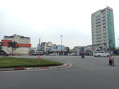 Bán nhà PHẠM VĂN ĐỒNG, 3 TẦNG, 45M2 chỉ 5tỷ TL.
