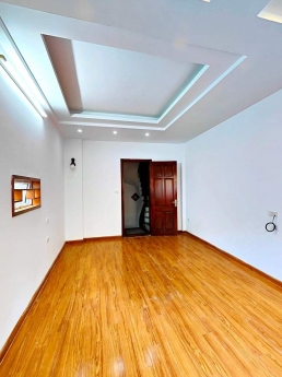 Bán nhà cách mặt phố Lĩnh Nam 10m, tương lai cực đẹp 5 tầng 3 ngủ  chỉ 3,25 tỷ