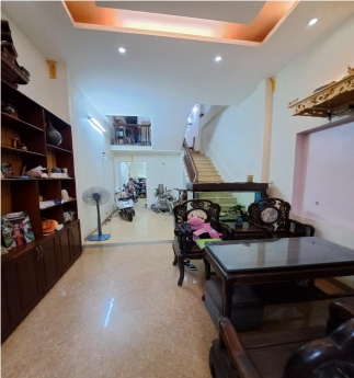 Bán nhà Vĩnh Tuy - Quận Hai Bà Trưng - Ô tô đỗ cửa.50m2 x 5 tầng. 6.62 tỷ có thương lượng.