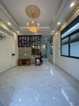 CẦN BÁN GẤP CĂN NHÀ PHỐ CỰC ĐẸP LIỀN KỀ KHU DÂN CƯ HỒNG LONG THÀNH PHỐ THỦ ĐỨC