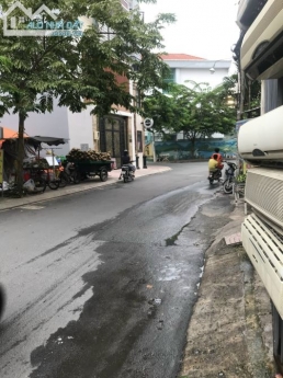 Bán gấp nhà 3 lầu Trường Văn Thành Hiệp Phú Thủ Đức. Ngang khủng 5.8 Xe hơi đỗ cửa