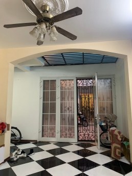Bán nhà DỊCH VỌNG – XEM NGAY THÌ CÒN – 40 M2 – 4 TẦNG – 4,5 Ỷ