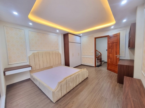 Bán nhà quận Thanh Xuân Cự Lộc 33m, 5 tầng, chỉ 1 căn duy nhất, ô tô, kinh doanh, nhỉnh 4 tỷ lh