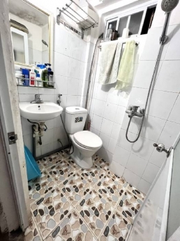 BÀN NHÀ VƯƠNG THỪA VŨ THANH XUÂN , NHỎ XINH OTO TRÁNH