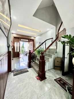 Đường 12m có vỉa hè Đỗ Nhuận, Q. Tân Phú - 4 tầng, 4.2 x19m. chỉ 10.2 tỷ.