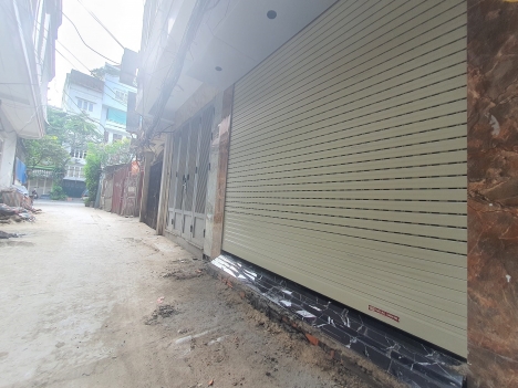 Bán nhà Hoàng Như Tiếp, Long Biên * 71 m2 * 4T * 5 tỷ 9 * Ô tô đỗ cổng, ba bước ra mặt phố