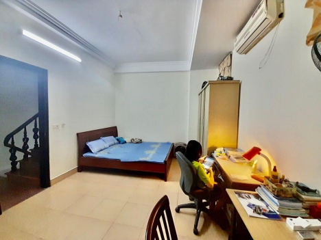 Bán nhà quận Đống Đa, phố Chùa Bộc, 25m, 4 tầng, mặt tiền cực thoáng, ô tô, kinh doanh, 3.1 tỷ lh