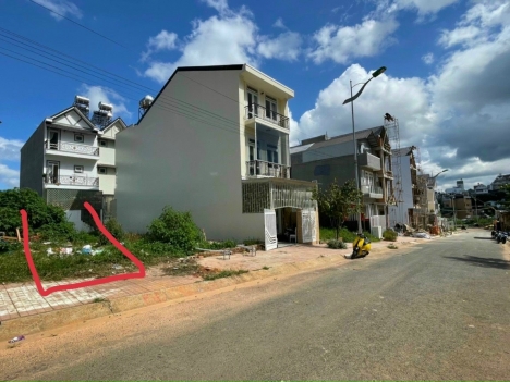 BÁN LÔ ĐẤT KHU SÂN VẬN ĐỘNG ĐÀ LẠT