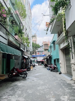 BÁN NHÀ MẶT TIỀN ĐƯỜNG SỐ TRUNG TÂM PHƯỜNG 4, QUẬN 4, HCM, 2 LẦU, NỘI THẤT ĐẸP, GIÁ 11.2 TỶ
