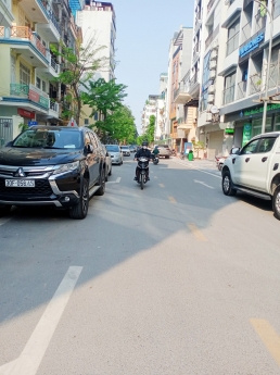 Bán Toà Building Mặt Phố Võng Thị,Tây Hồ-7 Tầng Thông Sàn-Cách hồ Tây 60m-Vỉa hè rộng-50 Tỷ Thương