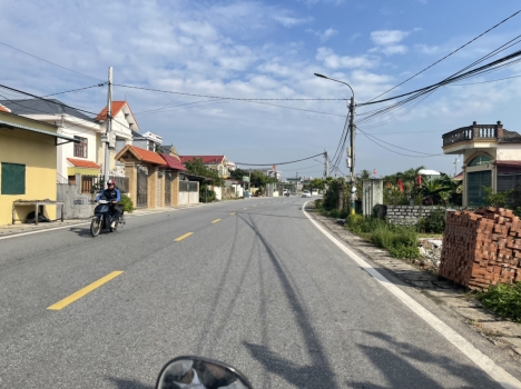 Gần đường quốc lộ 5B ,cao tốc Hải Phòng-Hà Nội-Quang Ninh.Đây là tuyến đường thuận tiện cho khách