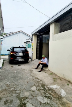 CẦN BÁN GẤP CĂN NHÀ CẤP 4 - ĐANG CHO THUÊ THU NHẬP TỐT 
HẺM XE HƠI ĐƯỜNG SỐ 2 PHƯỜNG TAM PHÚ TP