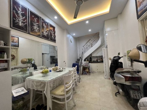 BÁN NHÀ PHỐ VỌNG . LÔ GÓC NHÀ ĐẸP