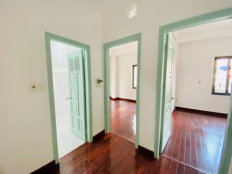 Bán nhà Âu Cơ sát Thung Lũng Hoa Hồ Tây, Dt 46m2, 5T, giá 5,6 tỷ.