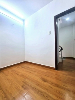 Bán nhà Hẻm xe hơi Giá : 1 tỷ 820 còn thương lượng