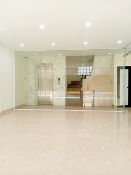 Bán Toà Building Mặt Phố Võng Thị,Tây Hồ-7 Tầng Thông Sàn-Cách hồ Tây 60m-Vỉa hè rộng-50 Tỷ Thương