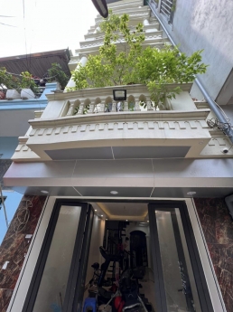 BÁN NHÀ KHƯƠNG TRUNG 5.2 TỶ 5 TẦNG 48M NHÀ ĐẸP Ở NGAY.