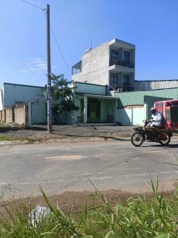 Nhà nào rẻ hơn, Nhà Mt Nguyễn Thị Huê, Bx An Sương, hocmon, chỉ 5.3 tỷ