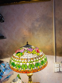 Đèn bàn tiffany họa tiết hoa nhẹ nhàng