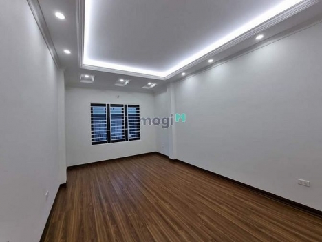 BÁN NHÀ PHỐ NGỌC TRỤC ĐẠI MỖ QUẬN NAM TỪ LIÊM 35 m2 x 5 T NHỈNH 3 TỶ Ô TÔ KD