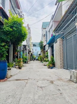 BÁN NHÀ Q12 - XE HƠI VÔ NHÀ - SÁT MẶT TIỀN - NHÀ ĐẸP Ở NGAY - CHỈ 3TY5