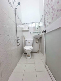 Bán nhà Hẻm xe hơi Giá : 1 tỷ 820 còn thương lượng