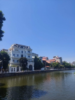 SIÊU PHẨM,MẶT HỒ BỒ ĐỀ LONG BIÊN DT 110m2 mặt tiền 5,2m
 Nhà xây 6 tầng thang máy gara 2 ôtô, thiết