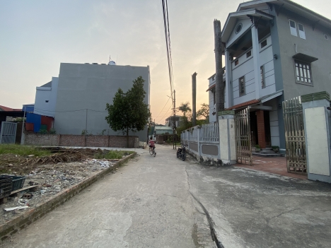chính chủ gửi bán cắt lỗ 60,6m tại Đường Yên - Xuân Nộn - Đông Anh. đường oto tránh , ngõ thông